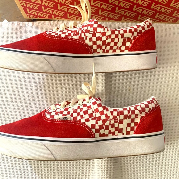 Vans suede checked red/white Comfycush era shoe - Picture 3 of 4